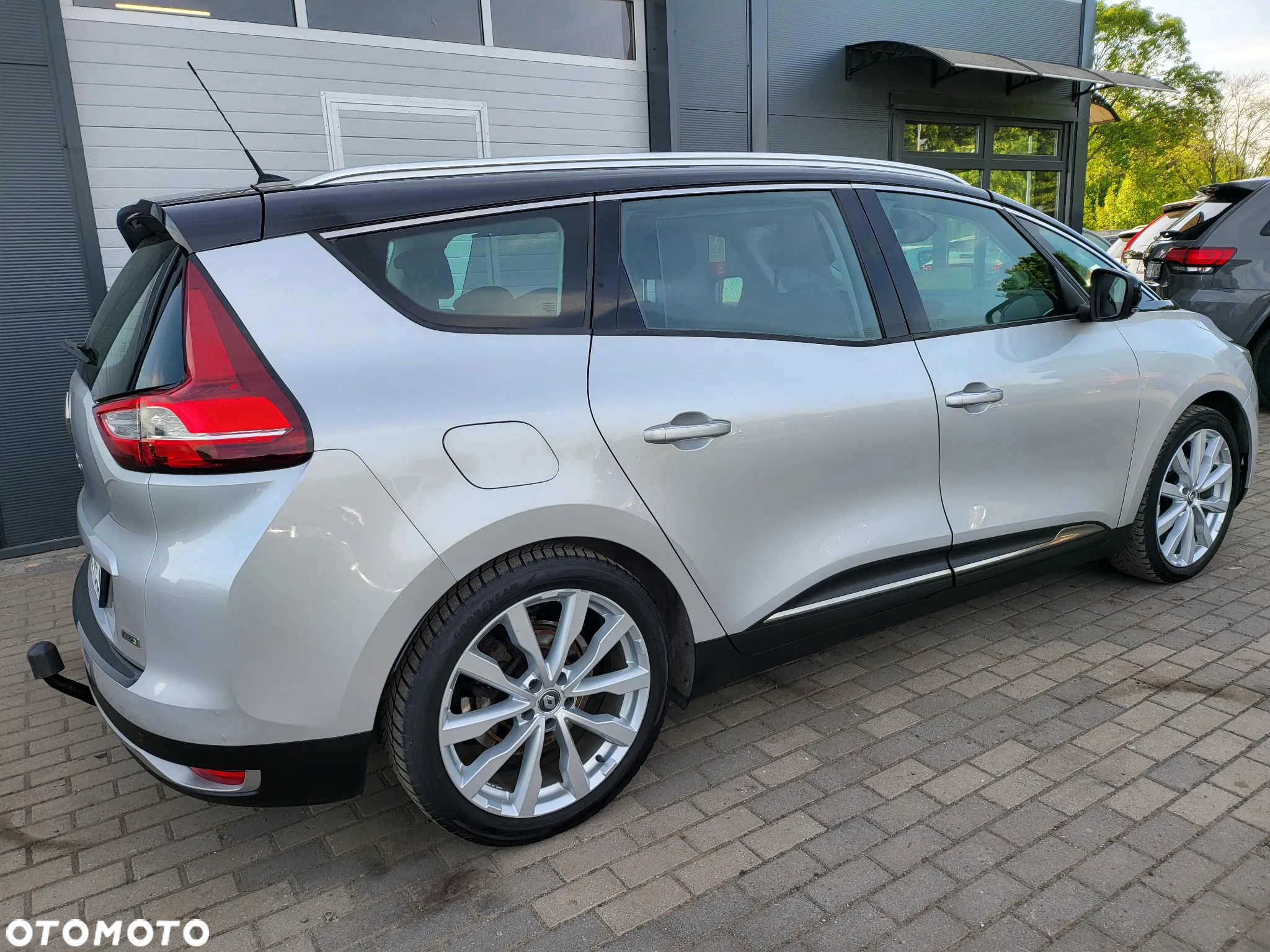 Renault Grand Scenic dCi 110 EDC LIMITED - 11