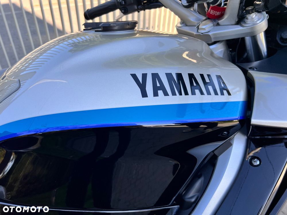 Yamaha FJR - 16