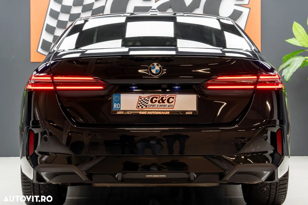 BMW Seria 5 520i Aut. M Sport Edition - 23