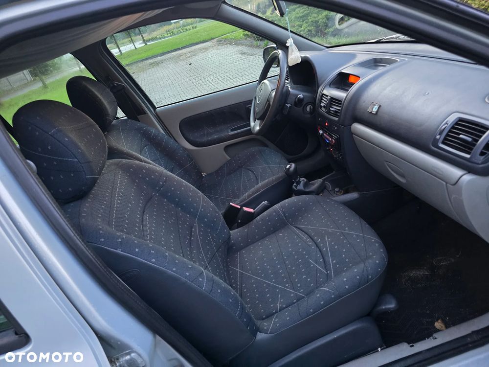 Renault Clio 1.2 16V Expression - 14