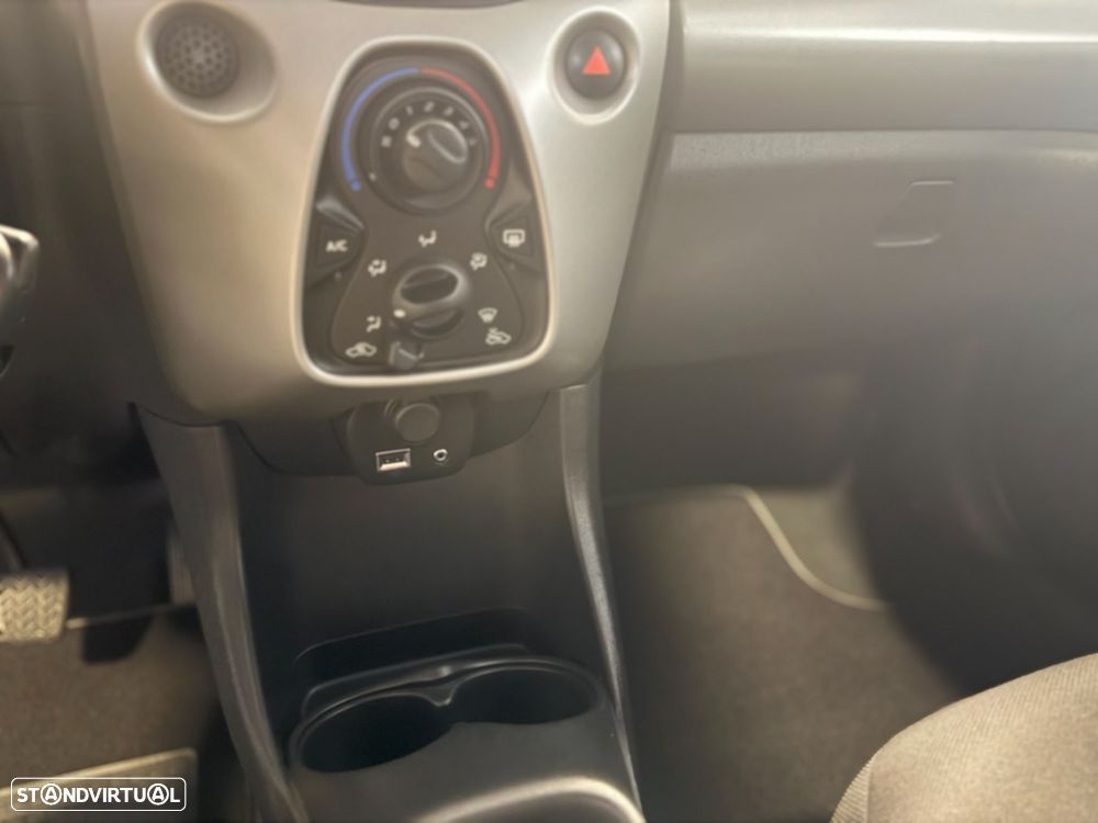 Citroën C1 1.0 VTi Feel ETG - 8