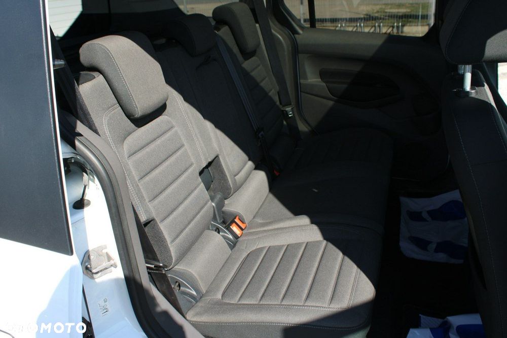 Ford Tourneo Connect - 32