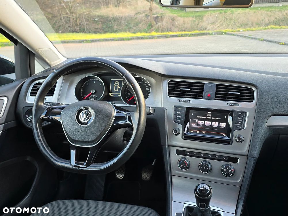 Volkswagen Golf 1.6 TDI BlueMotion Comfortline - 12