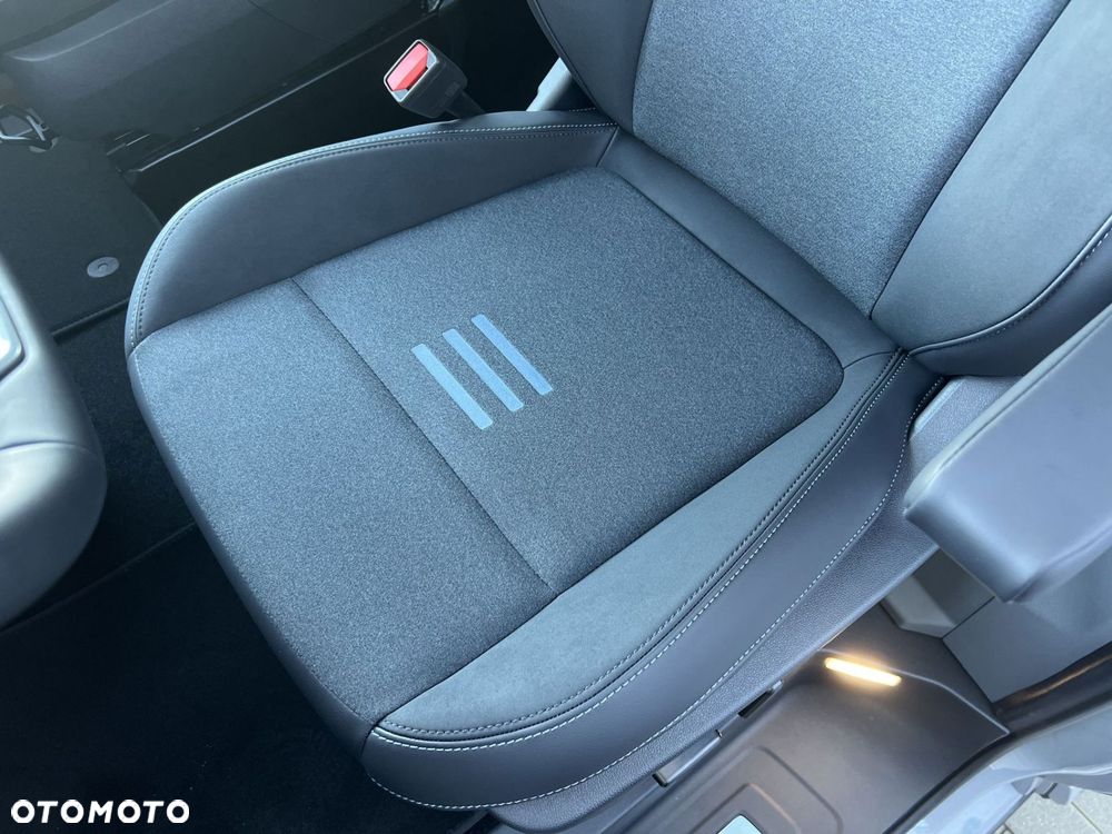 Ford Tourneo Custom - 12