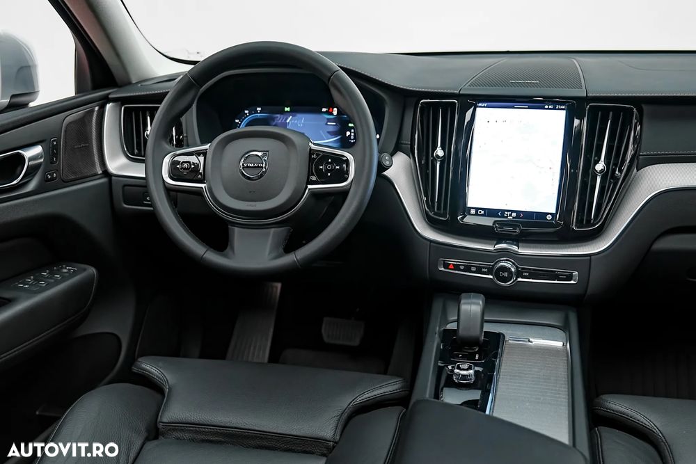 Volvo XC 60 T6 AWD Ultra Dark - 33