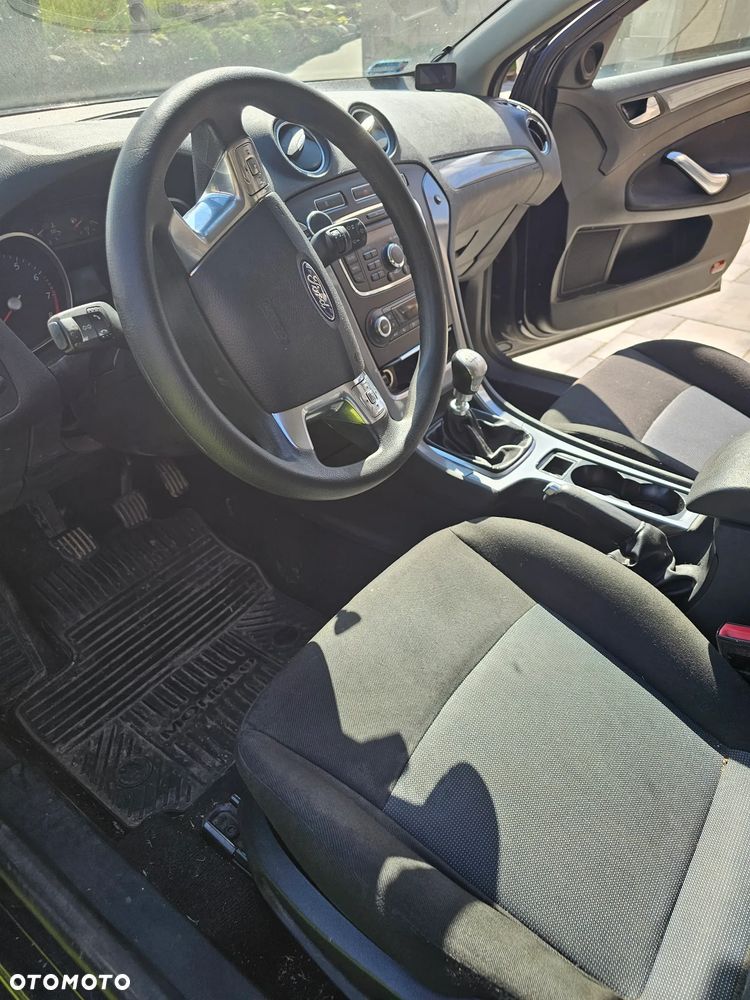 Ford Mondeo 1.6 T Ambiente - 9