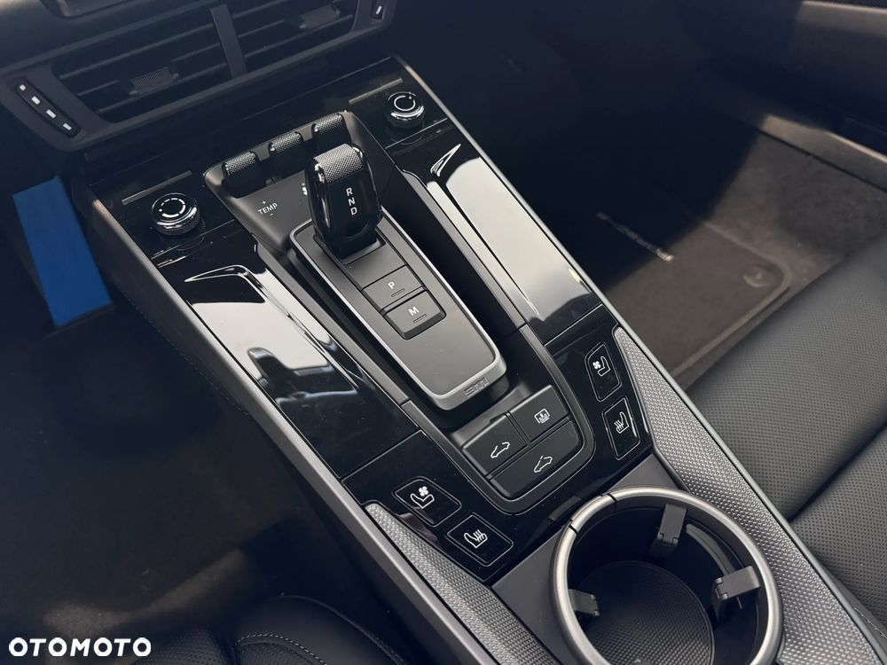 Porsche 911 Carrera 4S - 22