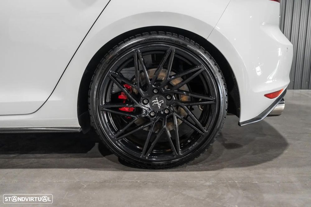 VW Golf GTI Performance BlueMotion DSG - 30