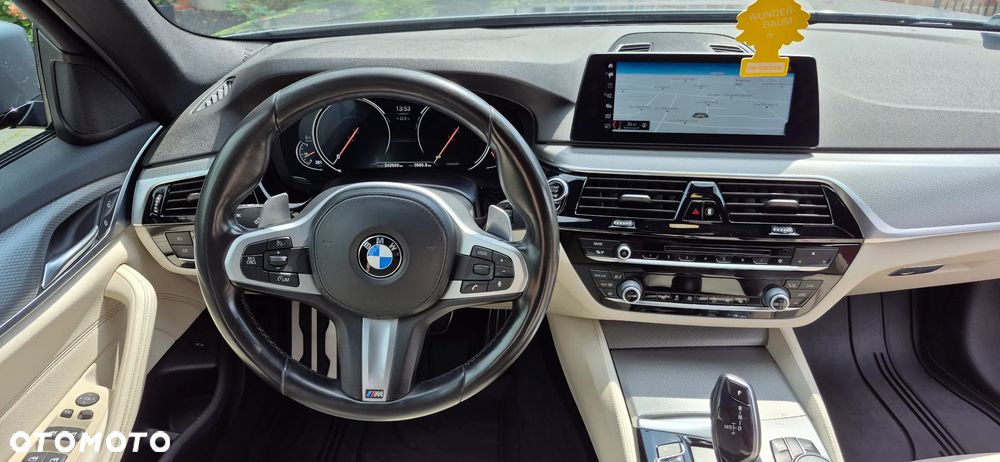 BMW Seria 5 520d xDrive M Sport sport - 27