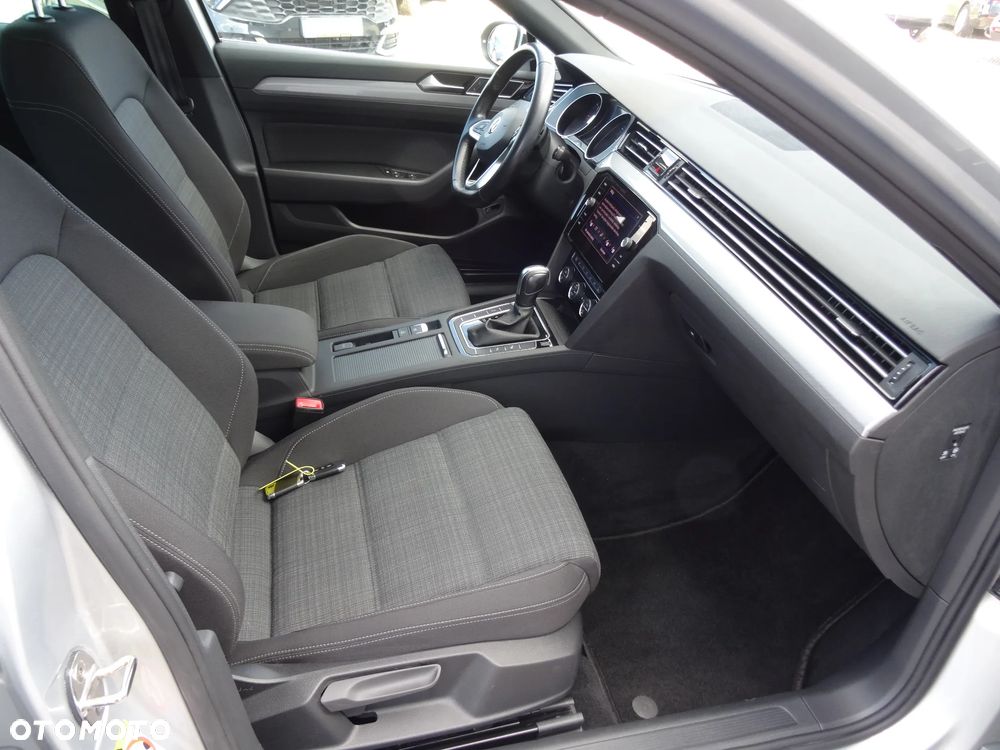 Volkswagen Passat 2.0 TDI SCR DSG Elegance - 13