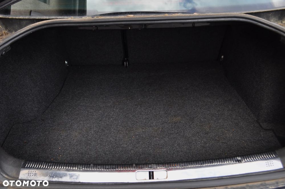 Volkswagen Passat 1.6 Comfortline - 10