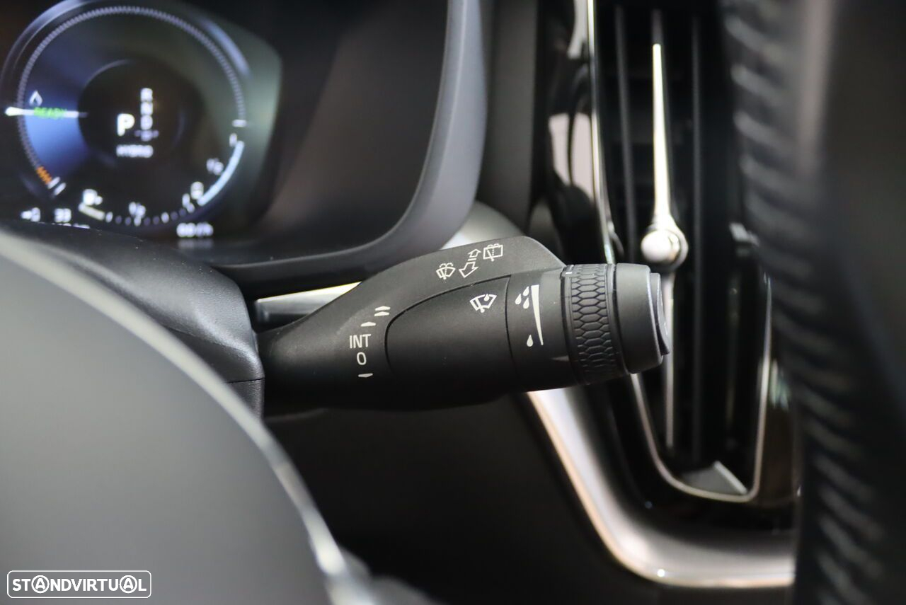 Volvo XC 60 2.0 T8 PHEV Momentum Plus AWD - 15