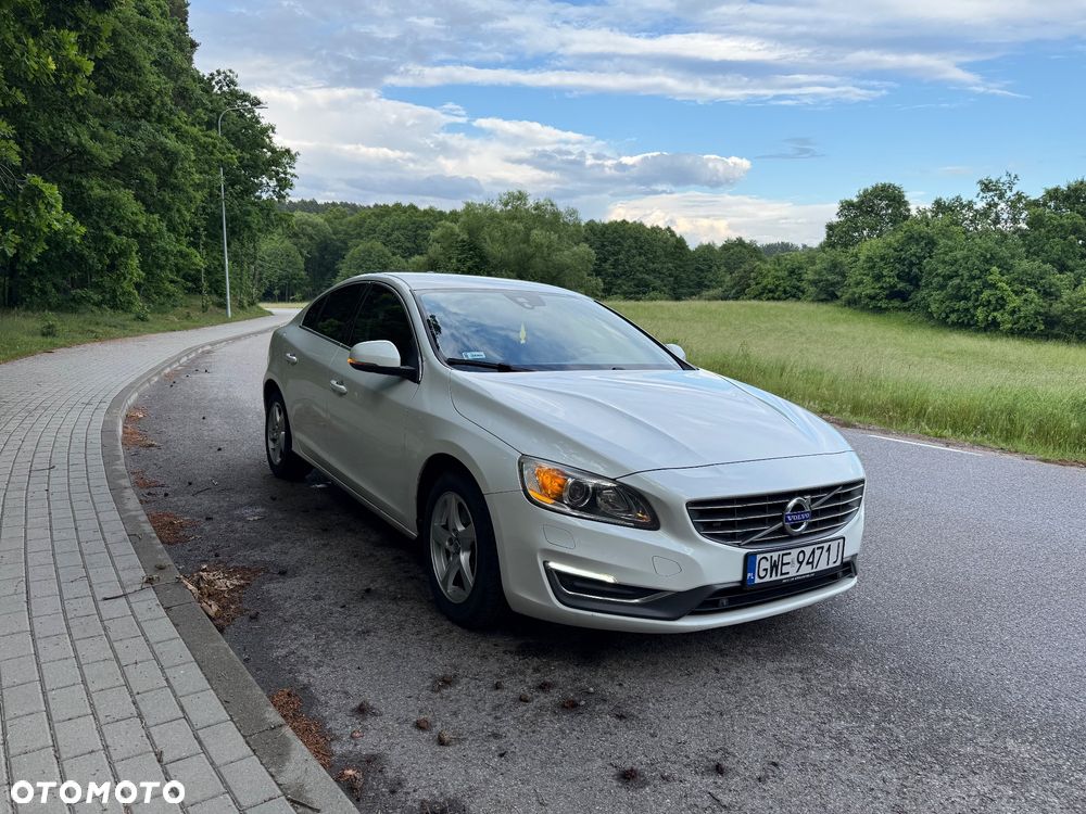 Volvo S60 D4 Drive-E R-Design Momentum - 2