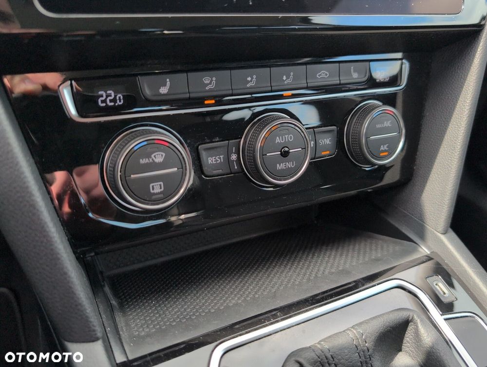 Volkswagen Passat 2.0 TSI Business DSG - 26