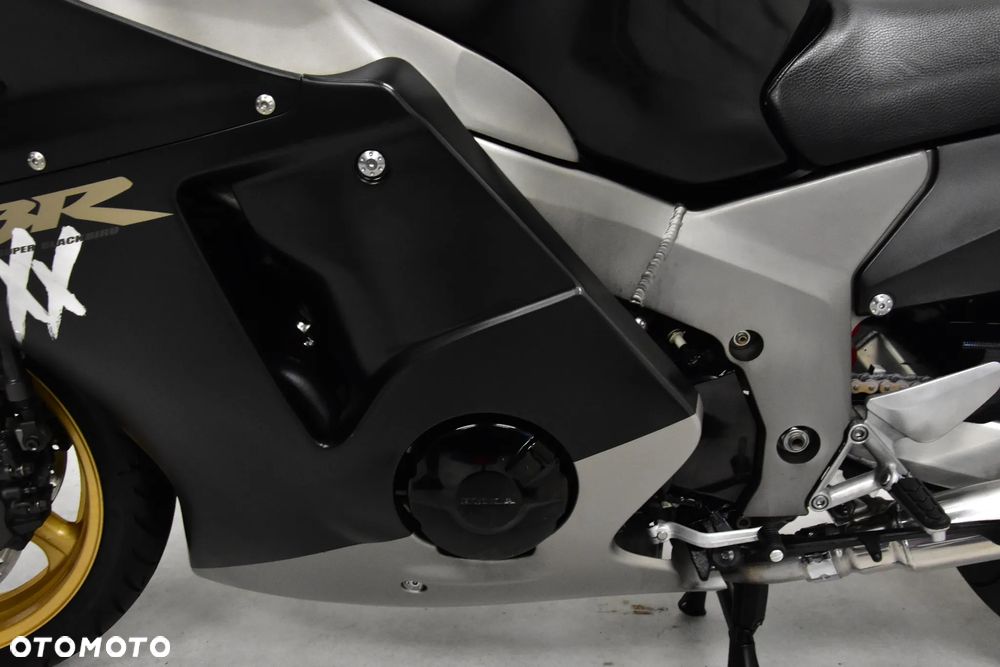 Honda CBR - 37