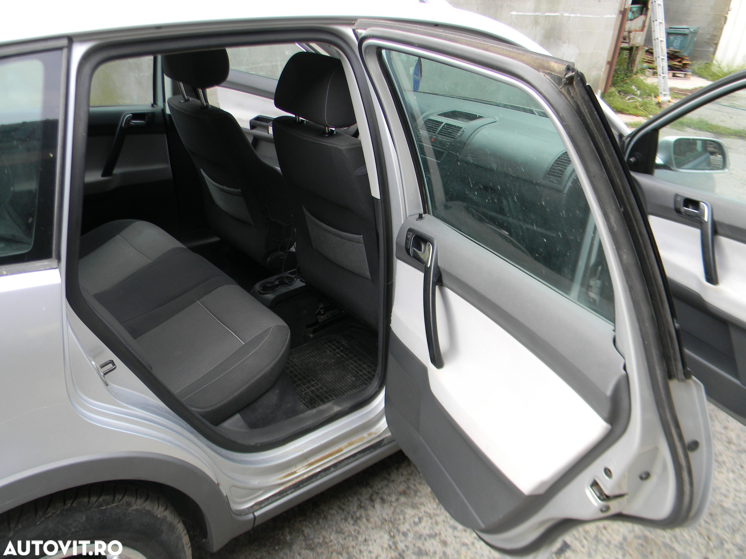 Dezmembrari  VW POLO (9N, 9N3)  2001  > 2012 1.4 16V Benzina - 14