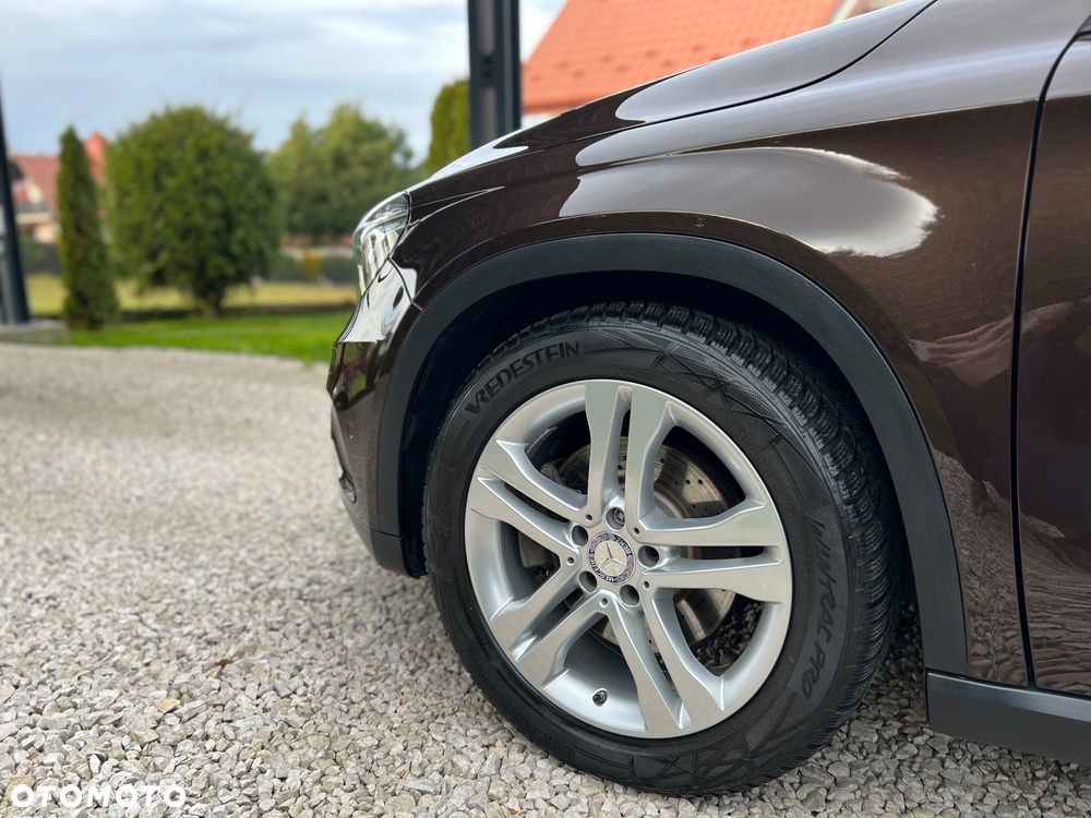 Mercedes-Benz GLA 250 4-Matic - 10