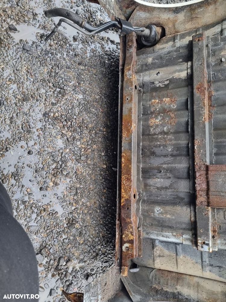 Bena Nissan Navara D40 Facelift 2010 - 2015 Super White 326 (1371) - 6