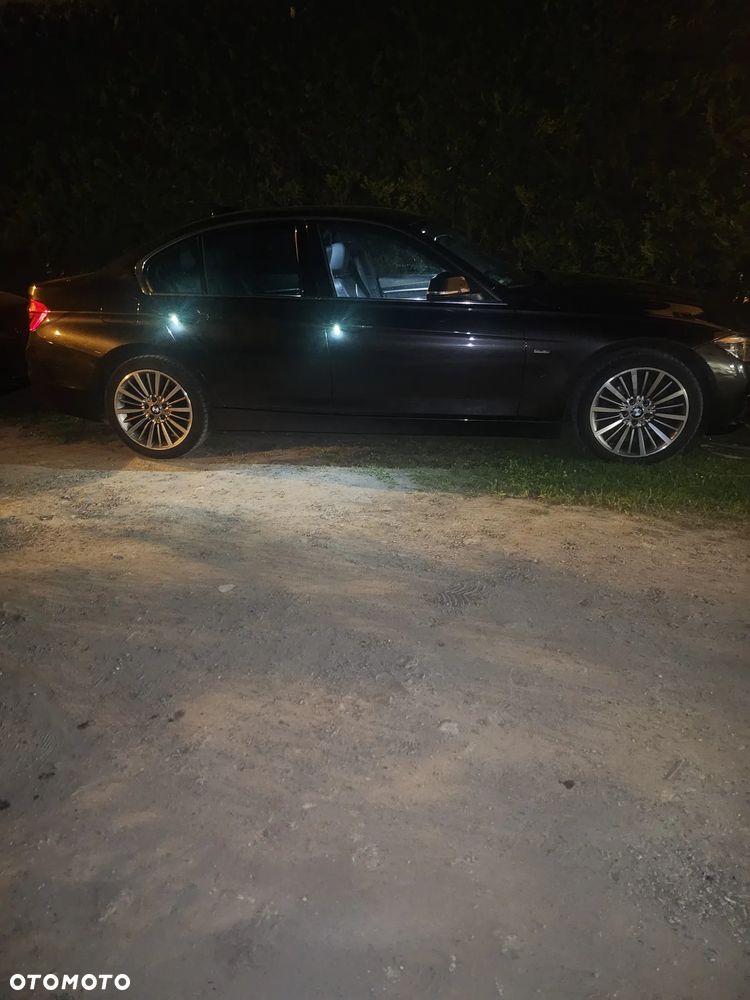 BMW Seria 3 330d Luxury Line sport - 23