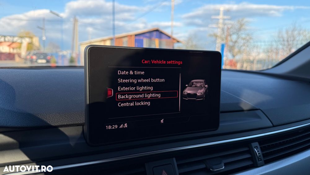 Audi A4 2.0 TDI S tronic Sport - 24