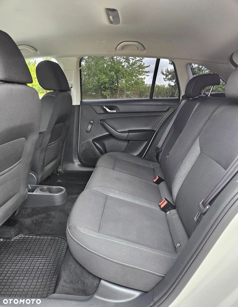 Skoda RAPID 1.2 TSI (Green tec) Ambition - 19