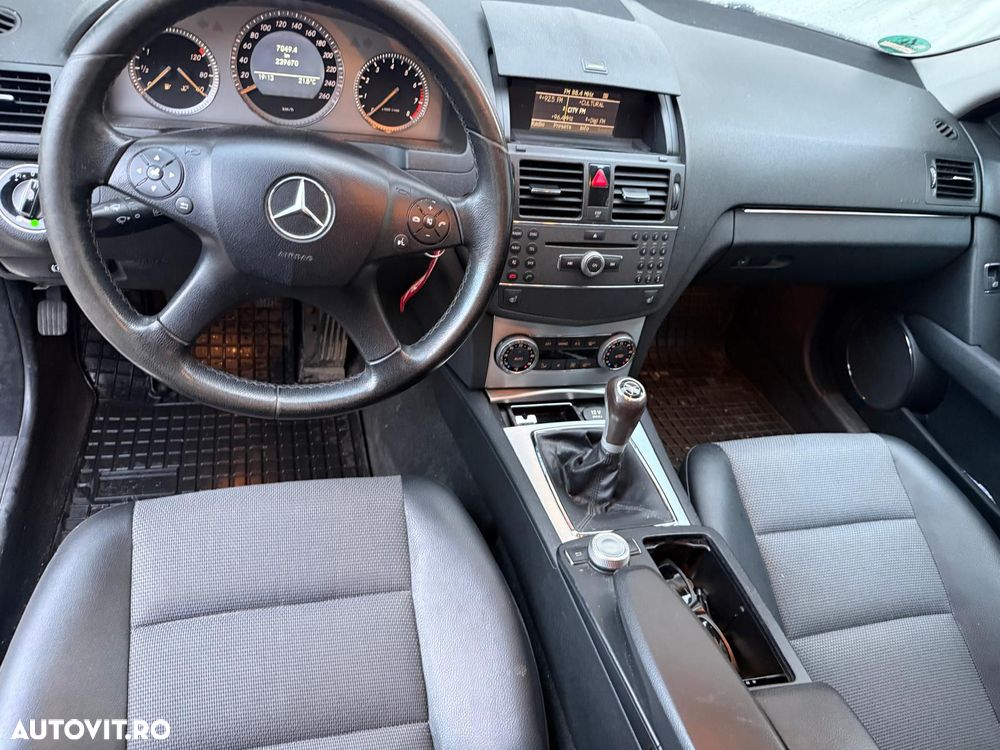 Mercedes-Benz C 200 Avantgarde Edition - 26