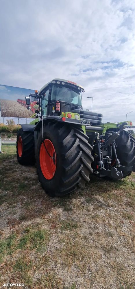 Claas Xerion 5000 Trac - 3