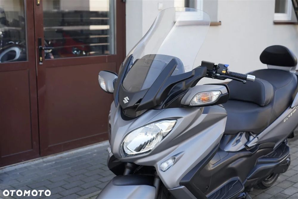 Suzuki Burgman - 26