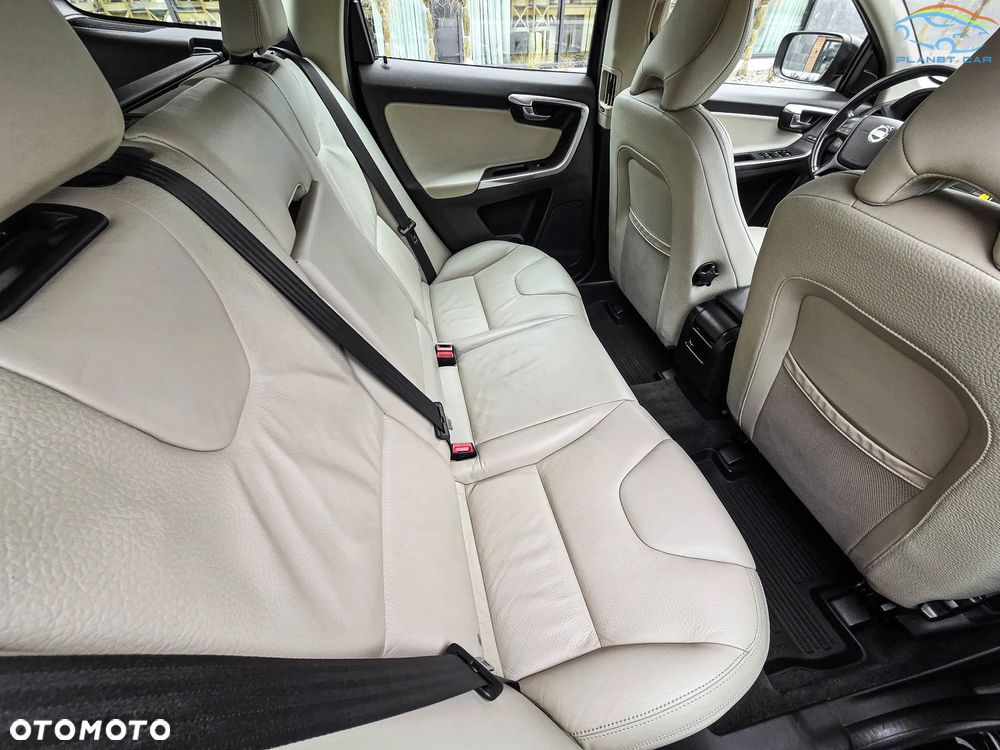 Volvo XC 60 D4 AWD Kinetic - 16