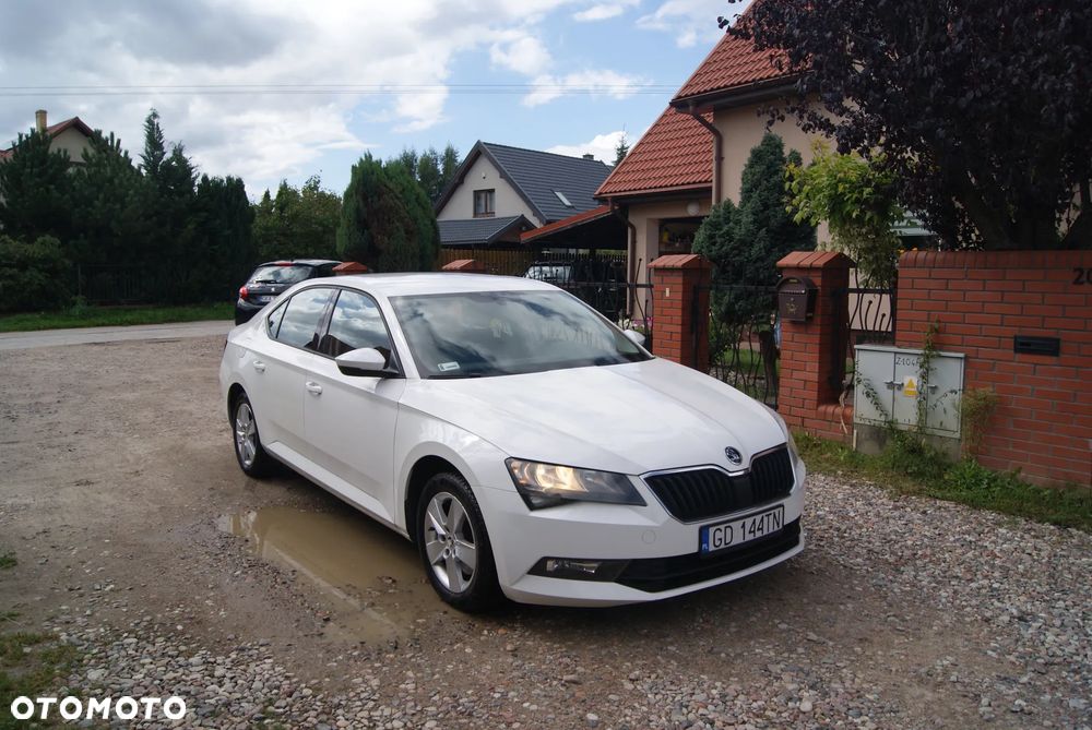 Skoda Superb 1.5 TSI ACT Style DSG - 4
