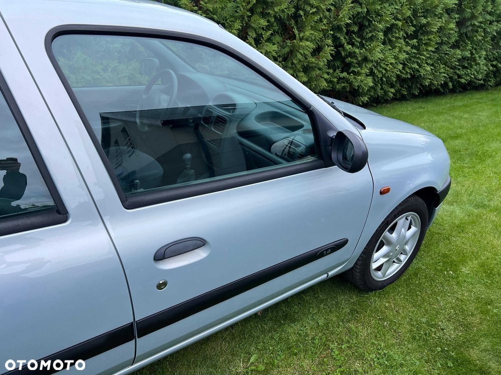 Renault Clio - 11