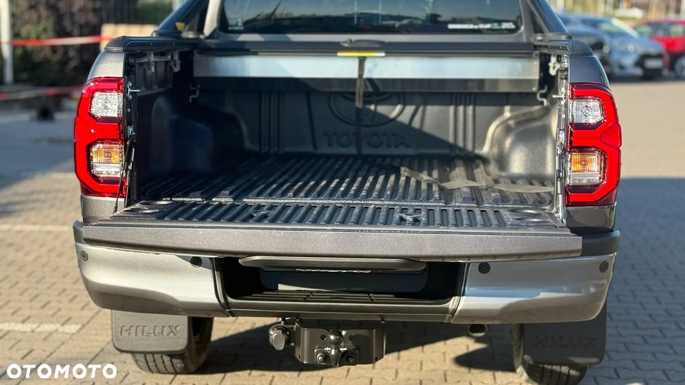 Toyota Hilux - 10