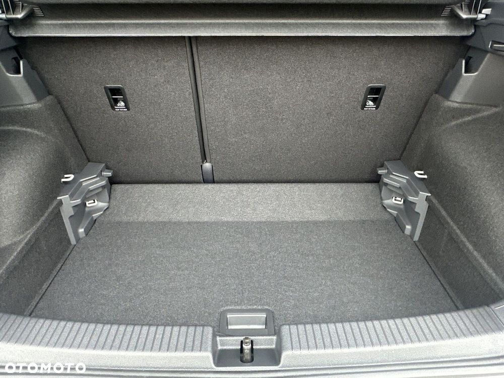 Volkswagen T-Cross - 12