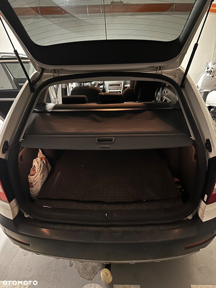 Skoda Octavia 2.0 TDI DPF 4x4 Scout - 10