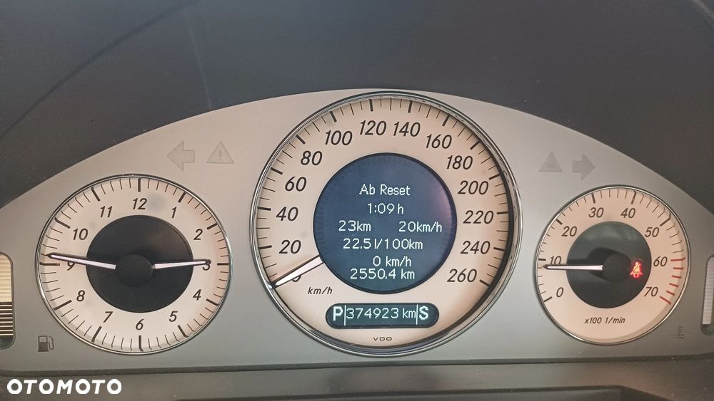 Mercedes-Benz Klasa E 500 Avantgarde Sport Edition - 28