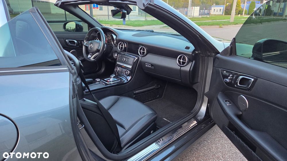 Mercedes-Benz SLC 300 9G-TRONIC - 13