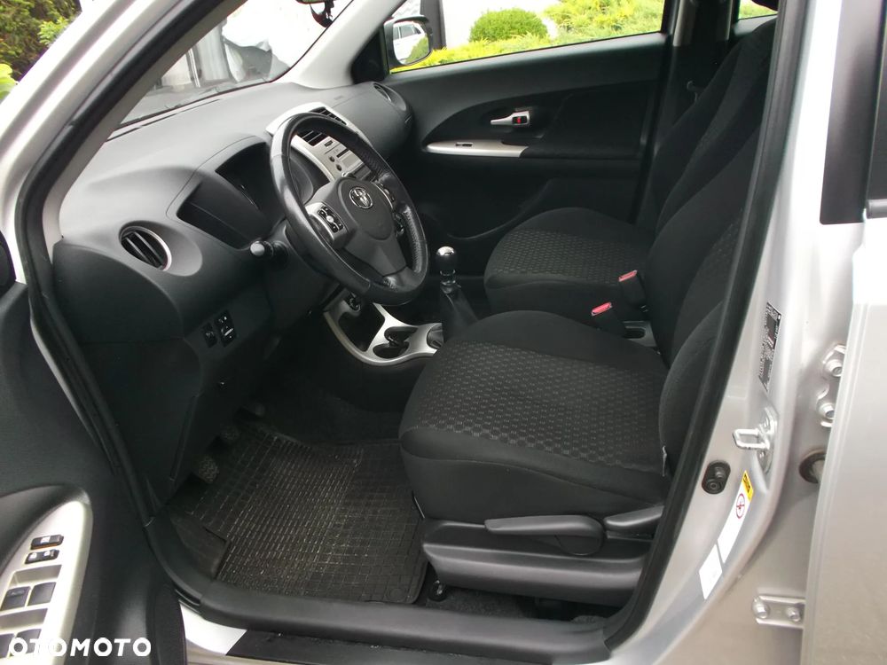 Toyota Urban Cruiser 1.33 4x2 Town - 12