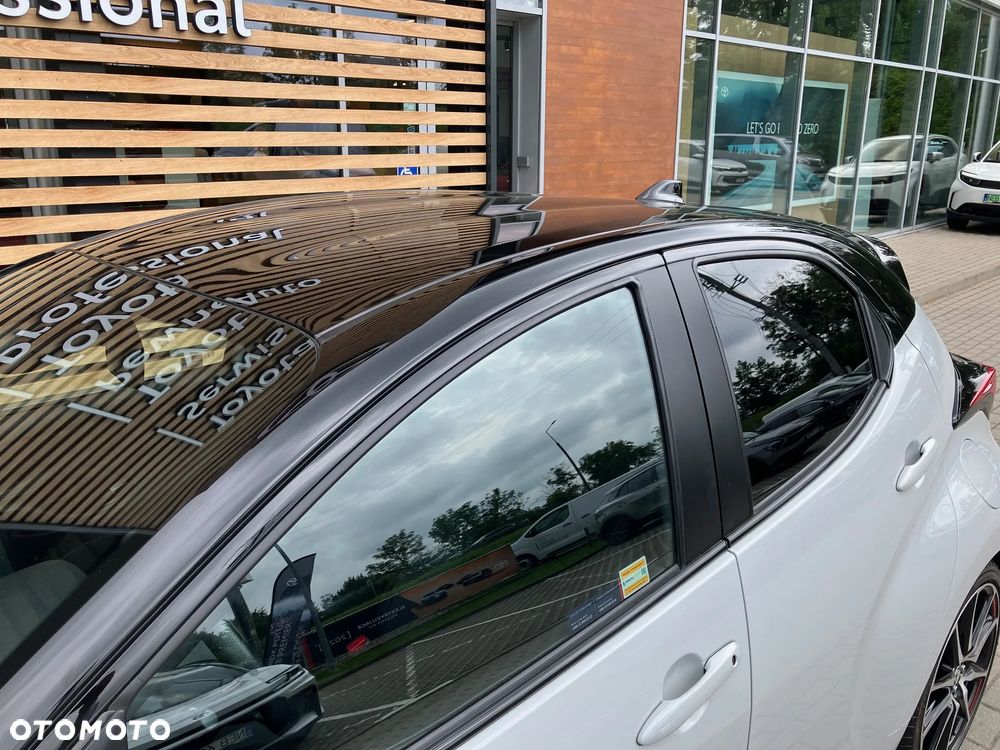 Toyota Yaris Hybrid 1.5 GR Sport - 3