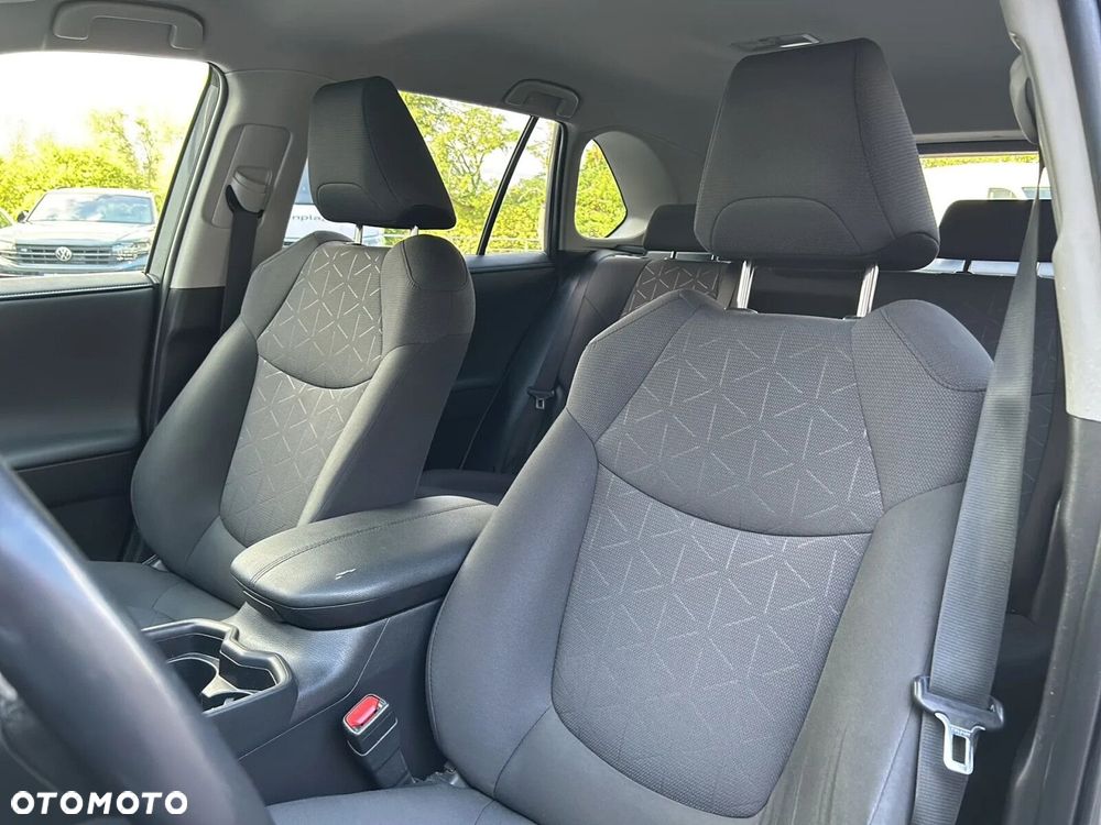 Toyota RAV4 - 8