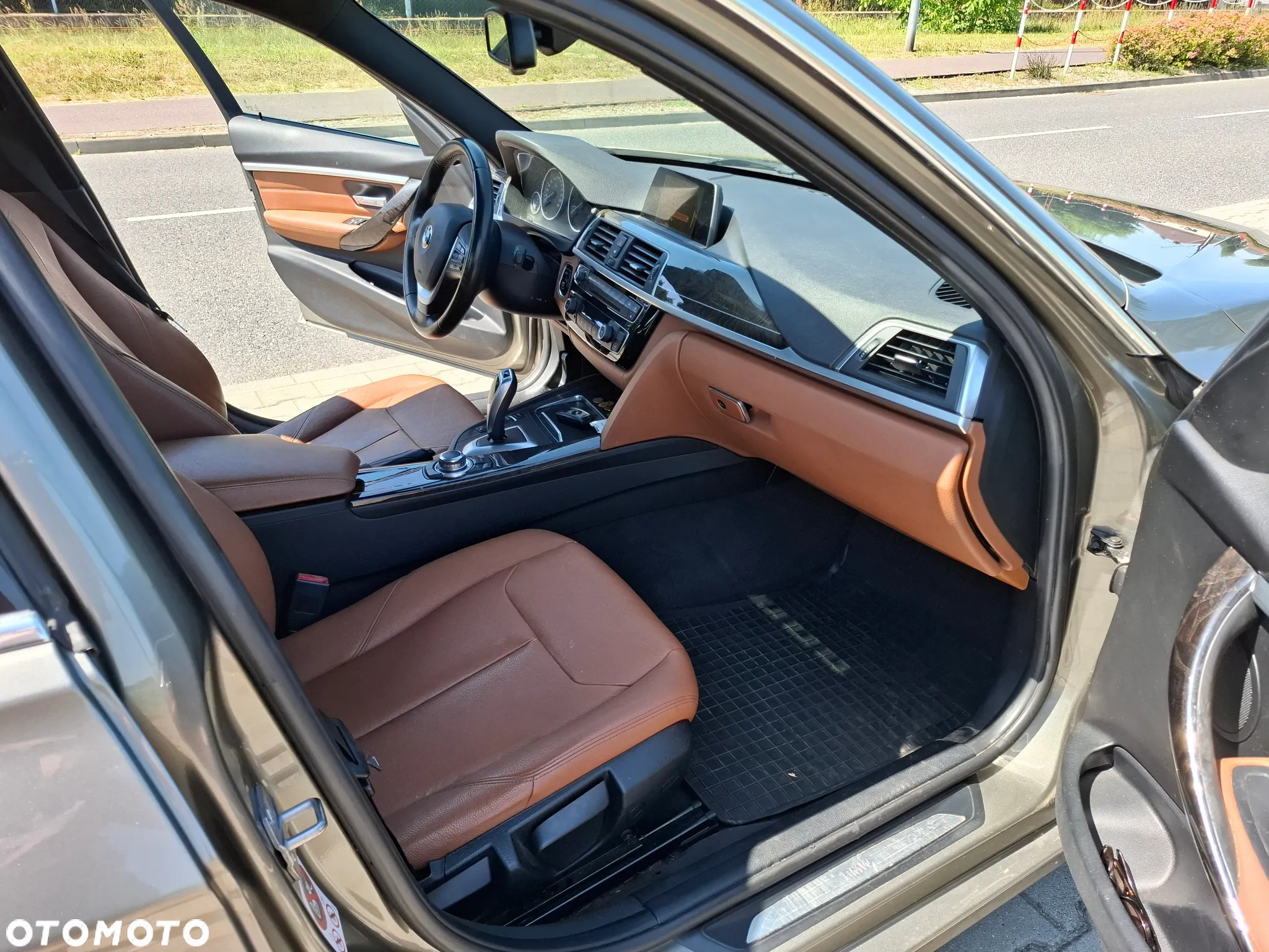 BMW Seria 3 318d Luxury Line - 11