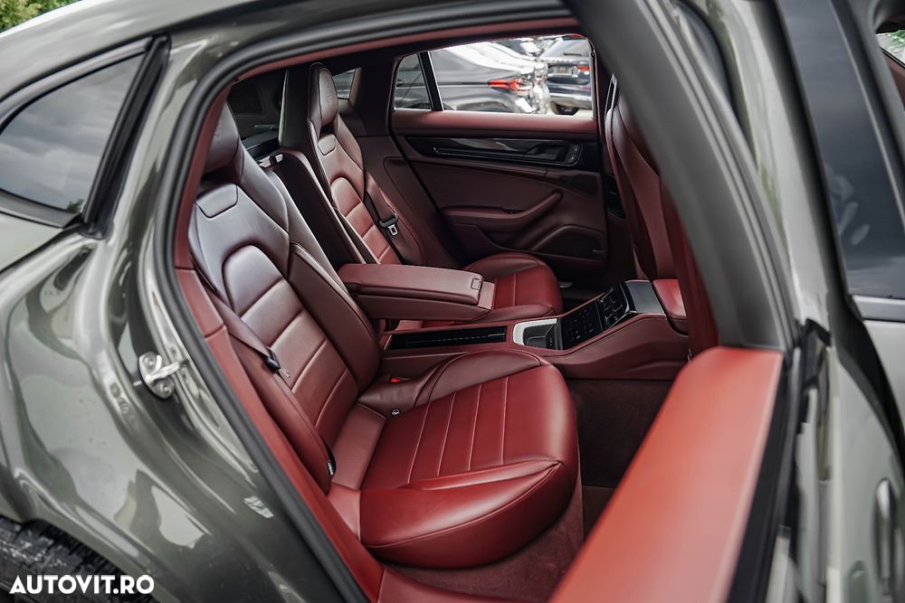 Porsche Panamera 4 E-Hybrid - 31