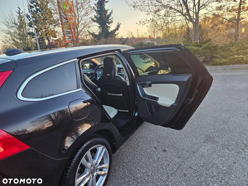 Volvo V60 DRIVe Summum - 32