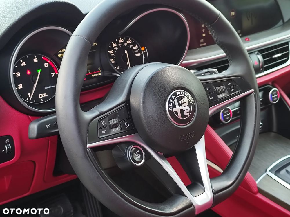 Alfa Romeo Stelvio 2.0 Turbo Tributo Italiano Q4 - 30