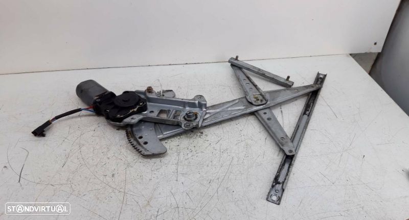 Elevador Elect Fte Dto Nissan Micra Ii (K11) - 4