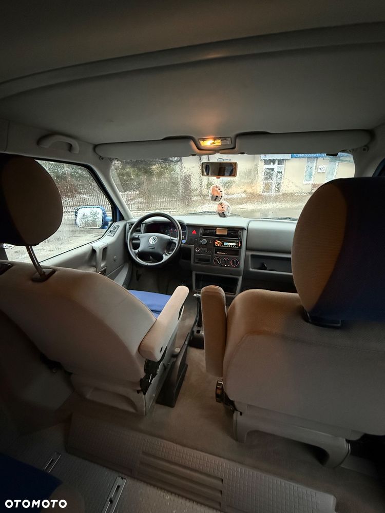 Volkswagen Multivan - 12