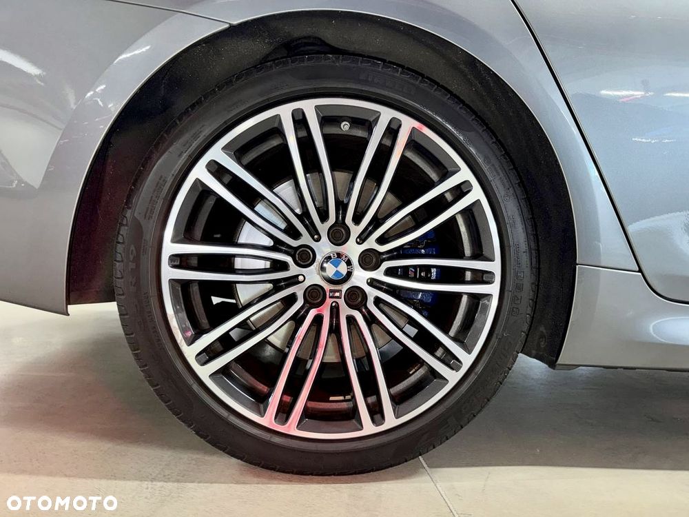 BMW Seria 5 530i xDrive M Sport Edition - 15