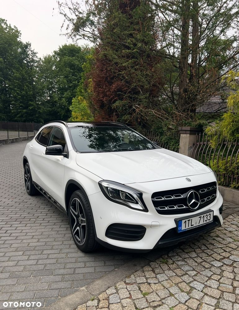 Mercedes-Benz GLA 200 d 4-Matic AMG Line - 1