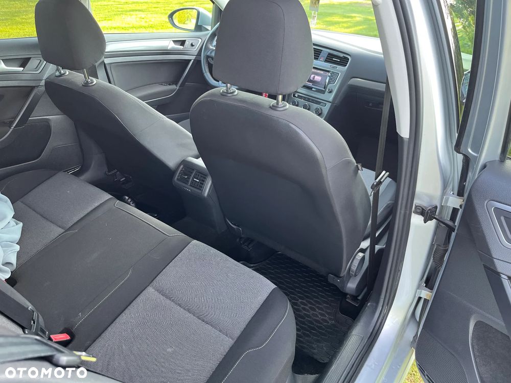 Volkswagen Golf 1.6 TDI BMT Comfortline - 12