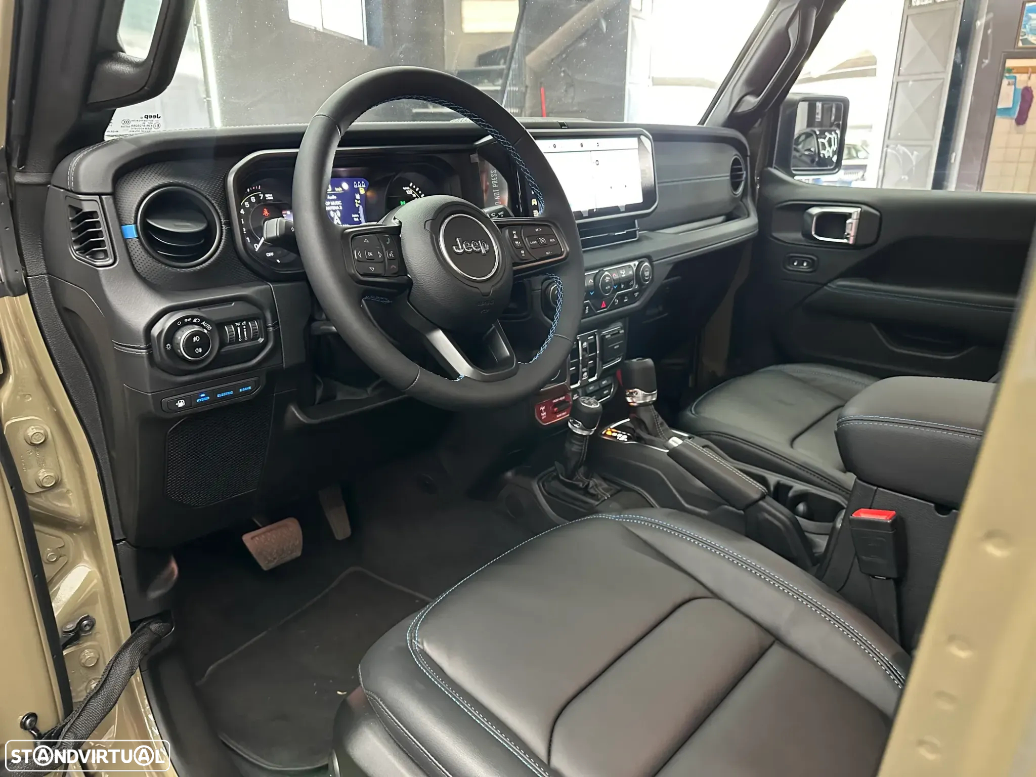 Jeep Wrangler - 24