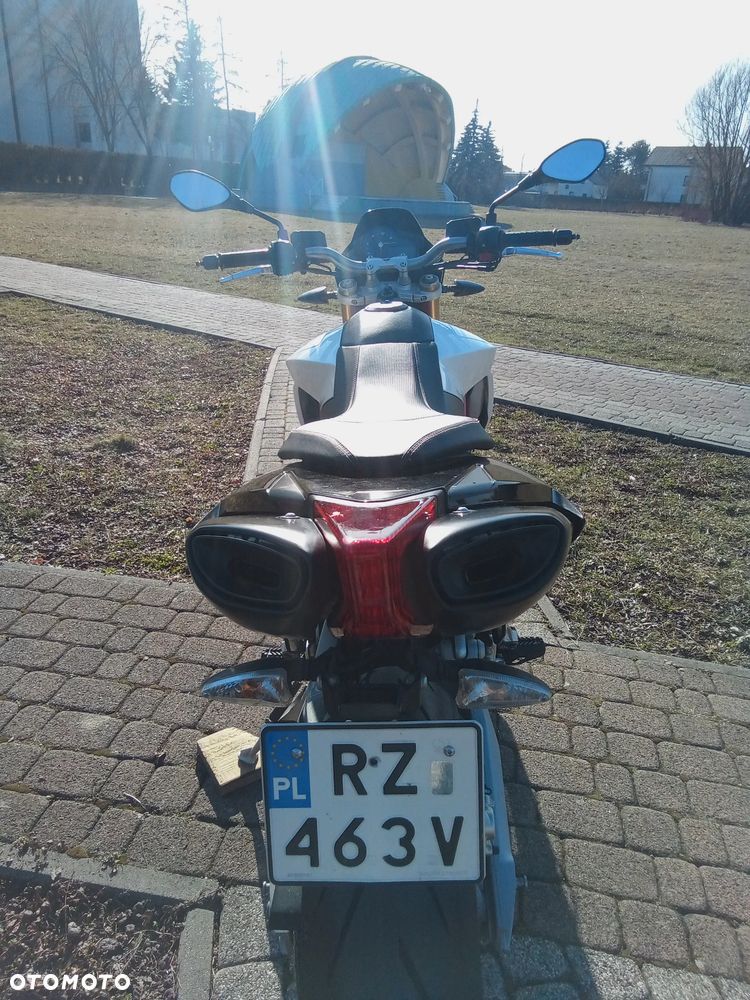 Kawasaki ER - 8
